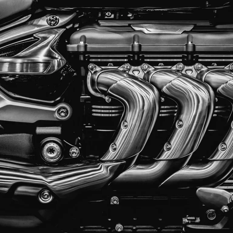 motorcycle-engine-closeup-superbike-engine-exhaust-W3WRMK6